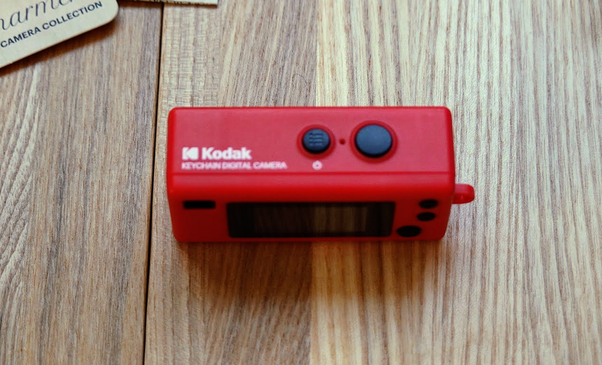 KODAK CHARMERAを購入レビュー｜エモい写真が撮れるキーホルダーカメラ