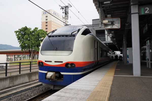 乗車記】JR東日本 特急しらゆき～E653系（上越妙高→新津） - 本日も