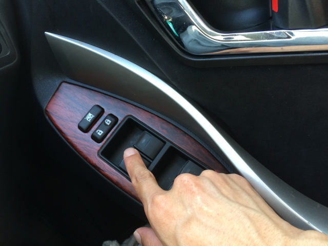 クルマでの喫煙 タバコの煙が車内にこもりにくい窓の開け方 ほるべー隊長のブログ