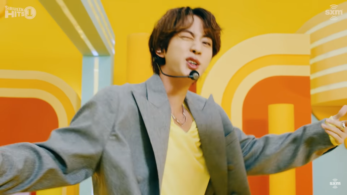 BTS メモ帳 32 全て完売しました♡ BTS韓国生産者セールメモ帳セット - メルカリ