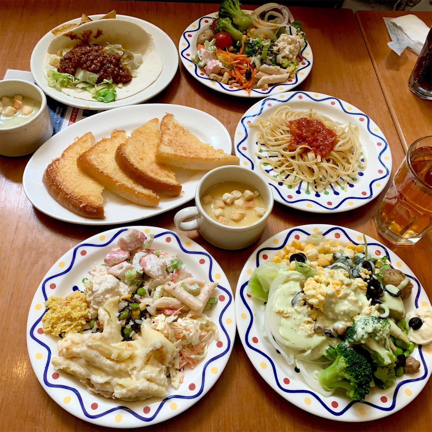 [B!] シズラー！サラダバーで足りていない野菜を一気に摂取するスタイル〜コスモクロック21で震えながら眺める景色〜 これはとある