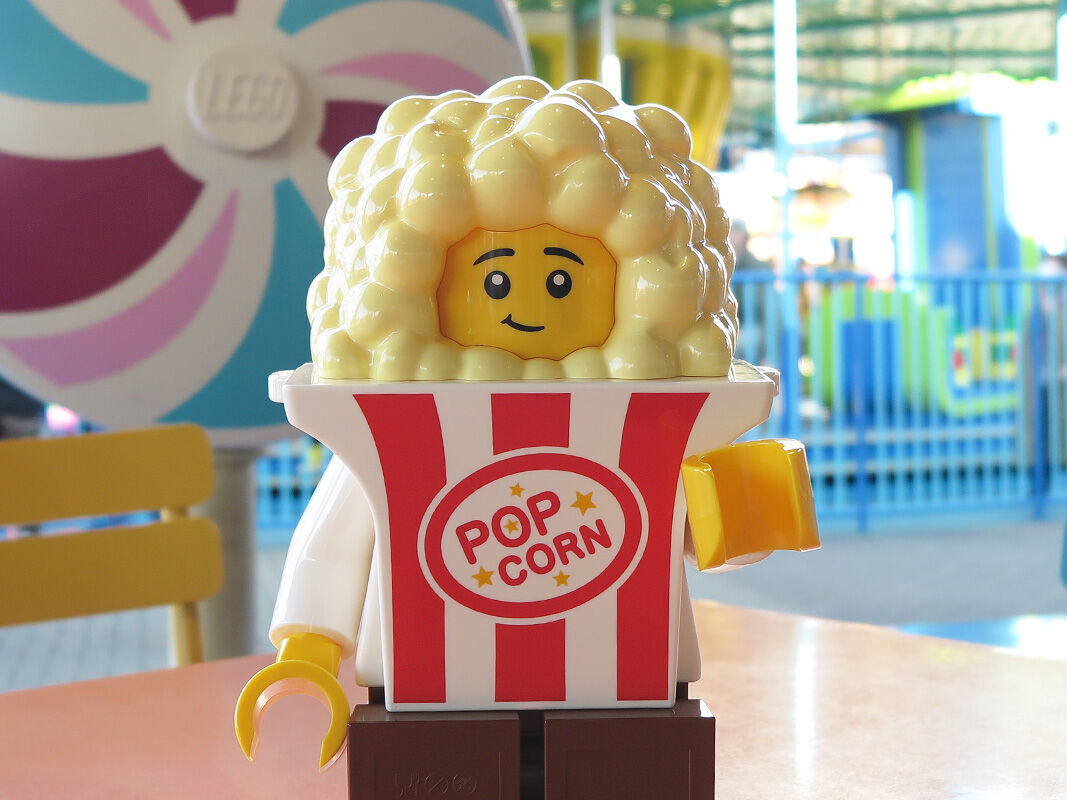 レゴランドが始まった！待望のミニフィグ型ポップコーンバケツが新登場
