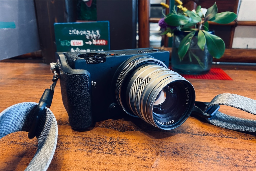 撮影機材】CONTAX Planar T*45mm F2 x SIGMA fp【オールドレンズ 撮影機材】CONTAX Planar T*45mm F2 x SIGMA fp【オールドレンズ
