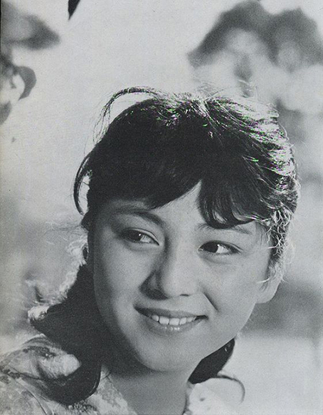 和泉雅子さんの昔の写真 モノクロ画像のカラー化 - 写真修復の専門店