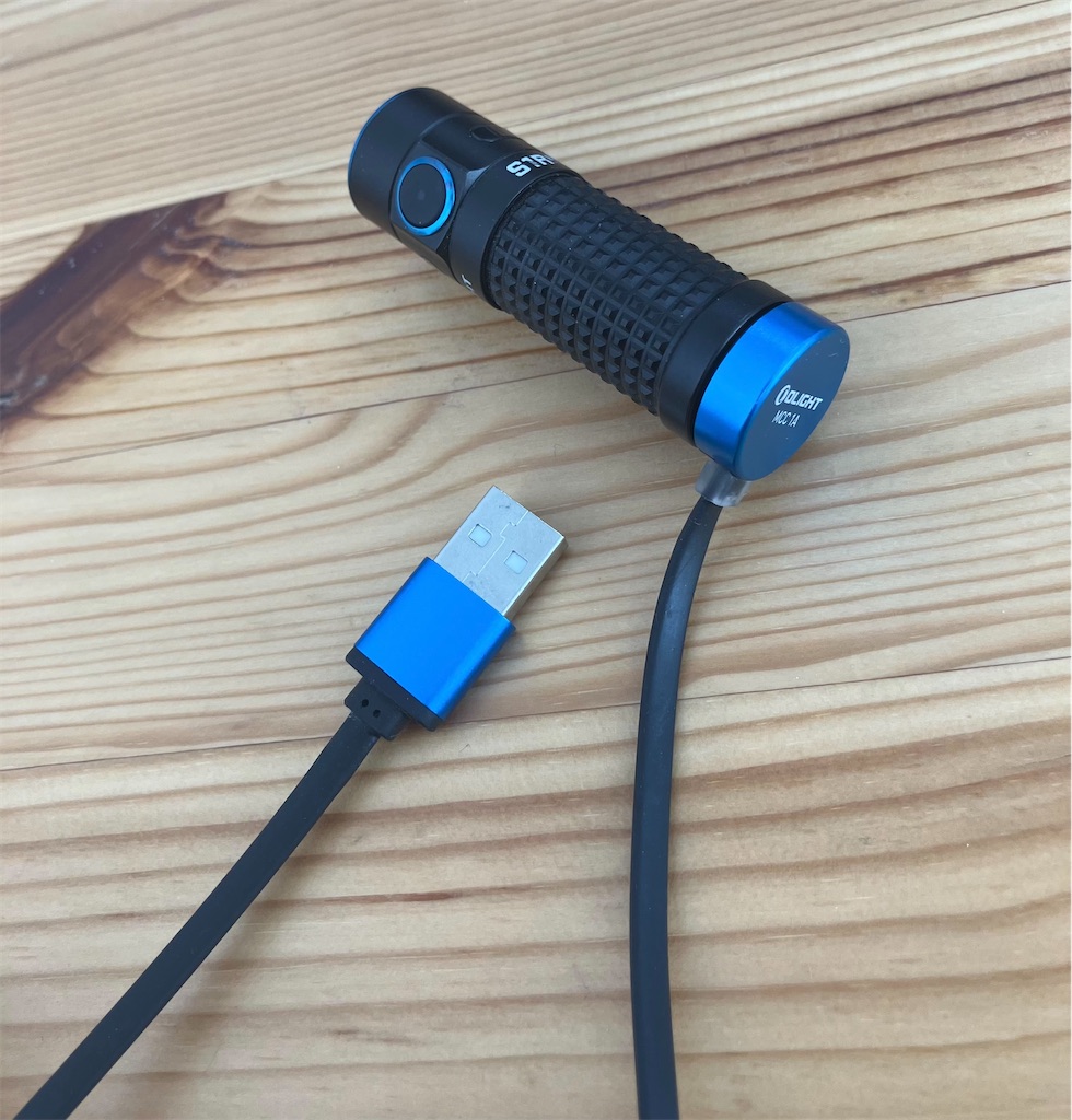 OLIGHT》充電式小型ライトBATONシリーズ(BATON2、3、4) - ほわ OLIGHT》充電式小型ライトBATONシリーズ(BATON2、3、4) - ほわ