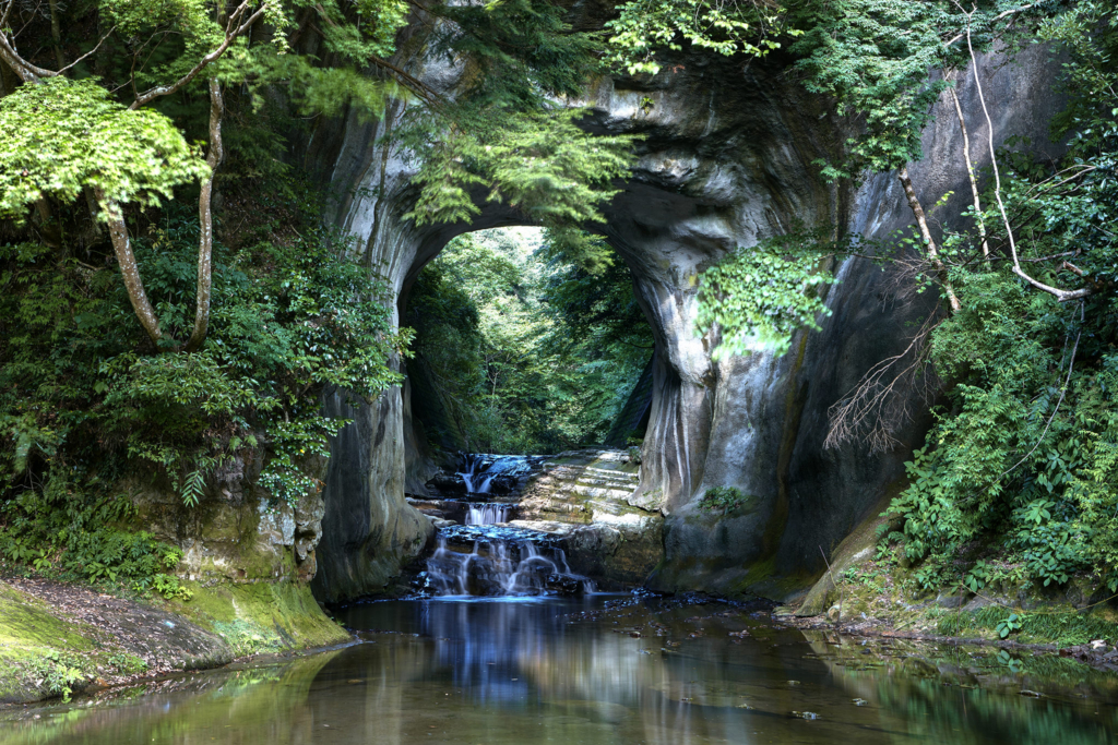 東京から1時間 ジブリの世界が広がる千葉県君津市にある絶景 濃溝 のうみぞ の滝 Tra Tre