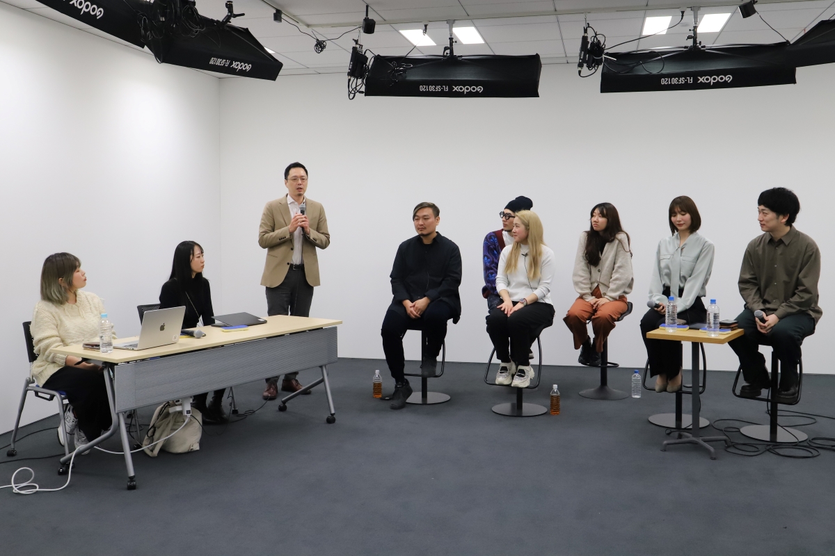 トークセッションの最後、映像クリエイティブ事業本部茂木本部長がお話している写真