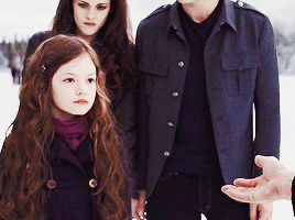 マッケンジー・フォイ 画像:20180209020306g:plain