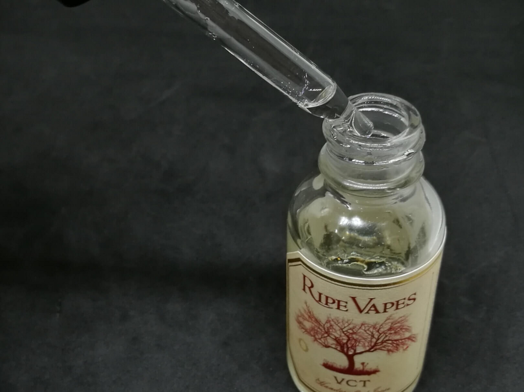 f:id:hrktksm:20180621152126j:plain Ripe Vapes VCT ボトル先端
