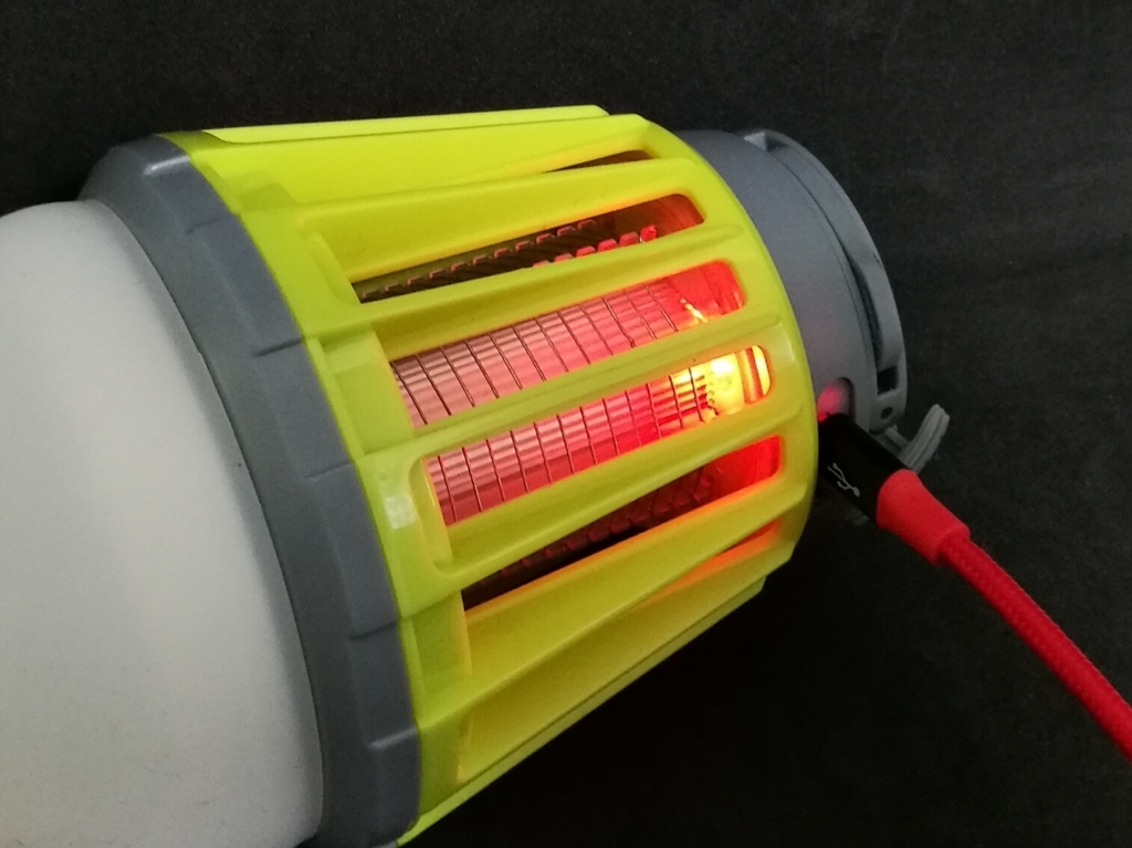 ENKEEO LEDランタン 充電中