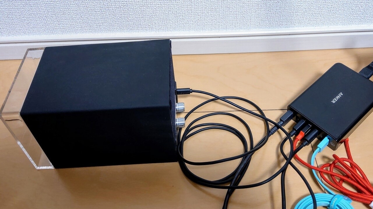 Abies ワインディングマシーンにUSB多ポート充電器を接続