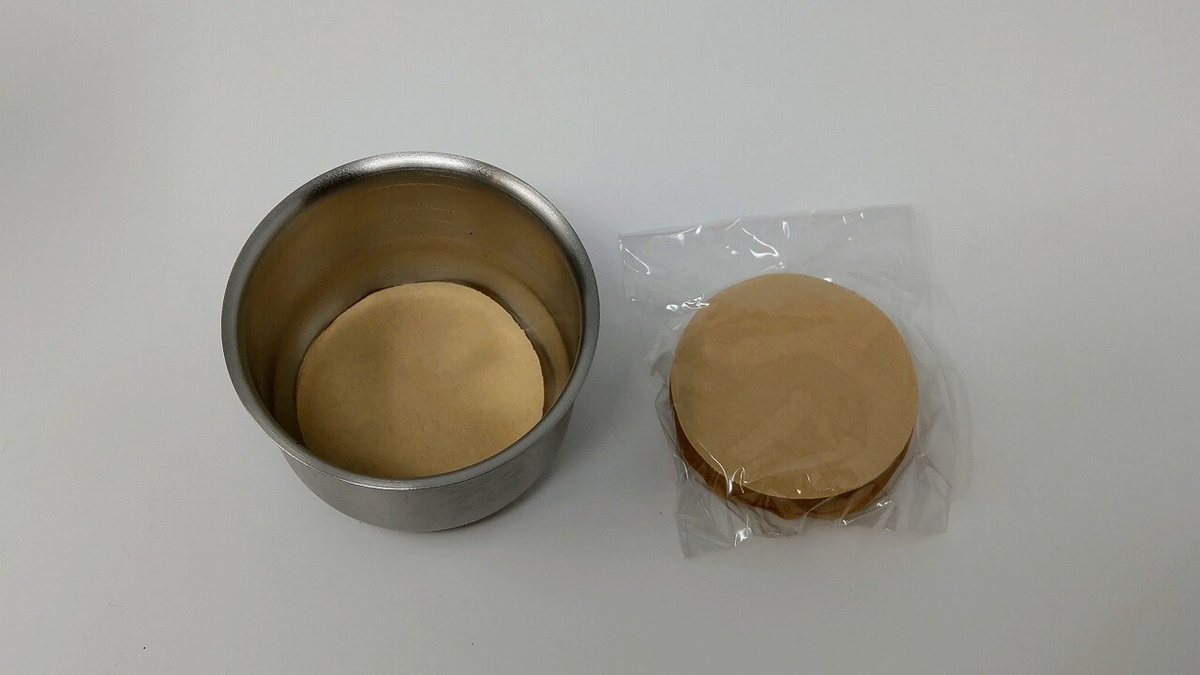 Water Dripperのコーヒーバスケットにフィルターを入れる