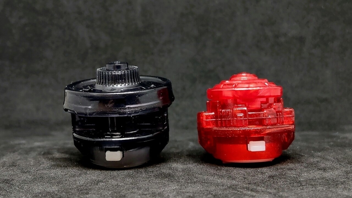 f:id:hrktksm:20200822124919j:plain 左:Wv(ウェーブ)ドライバー・右:Xt+(エクステンドプラス)ドライバー