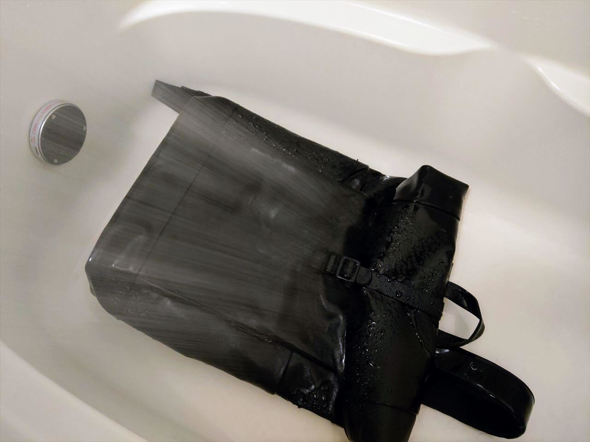 ルーレンの防水性のテストのためにシャワーを5分間かけてみた