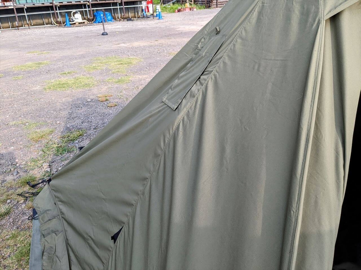 GOGlamping SKY EYEをOneTigris CONIFERにインストールした状態でクローズ