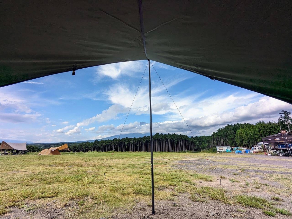 GOGlamping 山帆ヘキサタープ TCの下に配置したSKY EYEからの光景