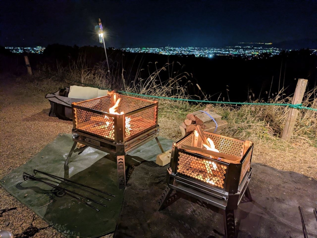 CAMPING TOGETHER 焚き火台 カシオペア LサイズとMサイズで焚き火