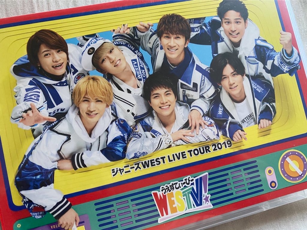 ジャニーズWEST - ジャニーズWEST　LIVE  TOUR 2019 WESTV！ Amazon.co.jp: ジャニーズWEST LIVE TOUR 2019 WESTV! (通常盤