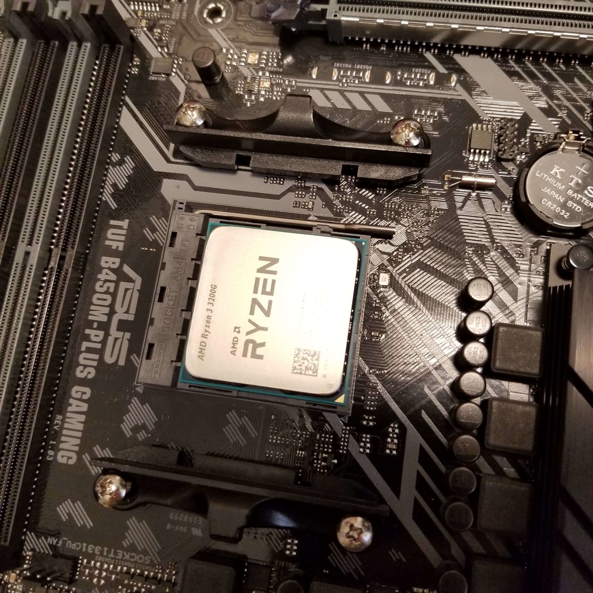 Ｓａｚａｅｓａｎ用自作PC！AMD Ryzen 3 3200G Win11 B450M に AMD Ryzen3 3200G を組んだ自作 PC に CentOS8.1 を入れる