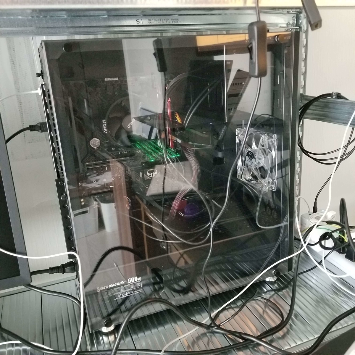 B450M に AMD Ryzen3 3200G を組んだ自作 PC に CentOS8.1 を入れる