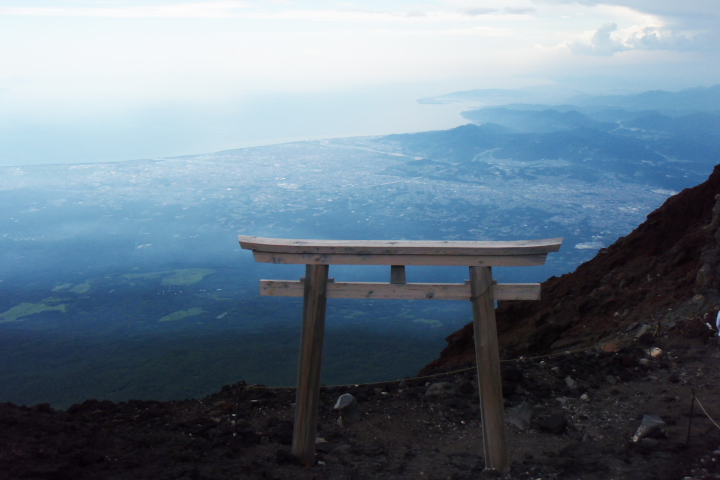 山頂鳥居