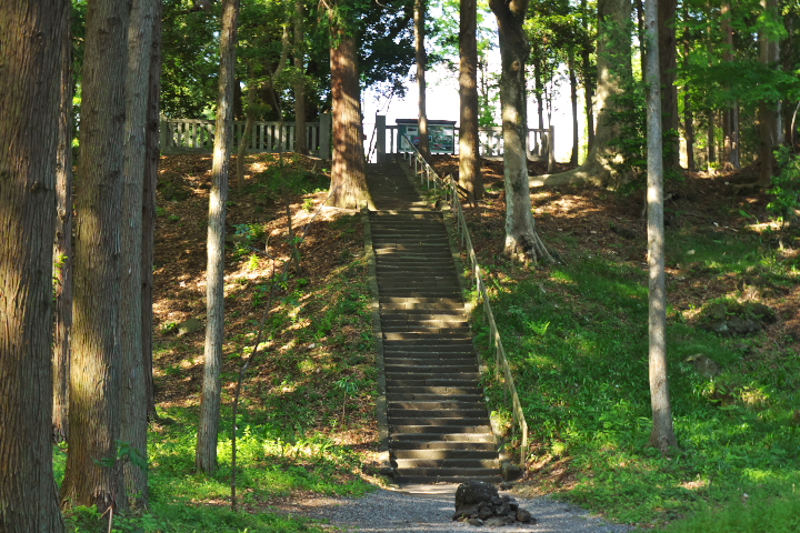 山宮浅間神社鉾立石