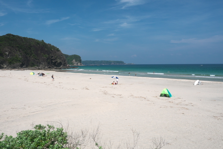 入田浜海水浴場　左