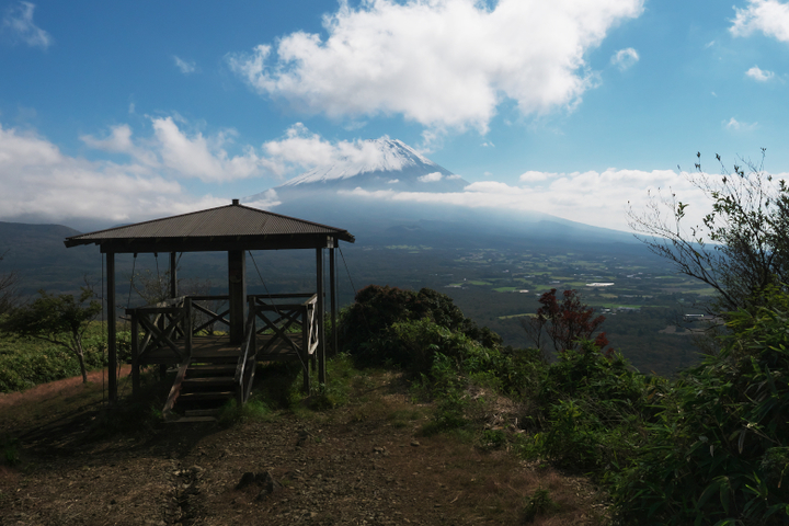 竜ヶ岳　展望台と富士山