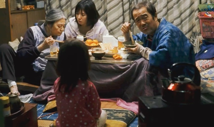 万引き家族 ネタバレ解説 一家が集まった経緯 遺影の人の正体など考察13 映画鑑賞中 万引き家族 ネタバレ解説 一家が集まった経緯 遺影の人の正体など考察13 映画鑑賞中