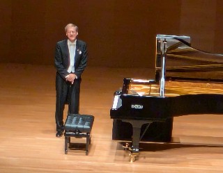 スタニスラフ ブーニン・リサイタル2024atサントリーホール