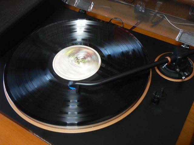 音楽は自由にする オーディオテクニカ AT-LP70XBT BZ ～ 若き日の音盤を再生！ - Humdrum++