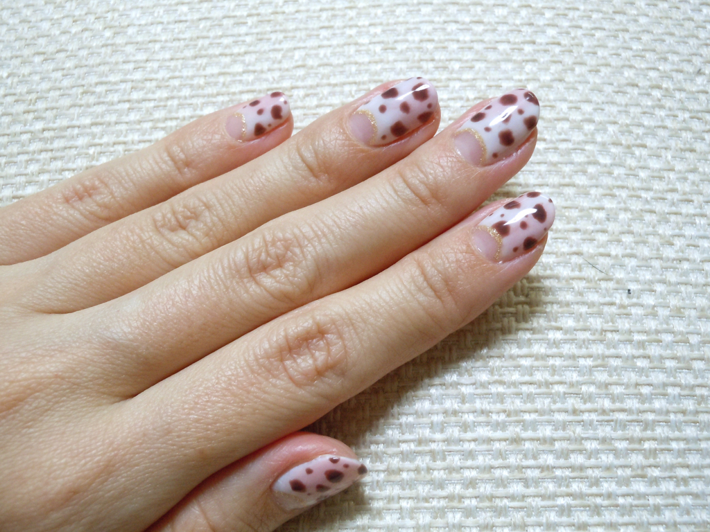 ダルメシアン柄のチークネイルで可愛く Huwahuwakoguma S Diary