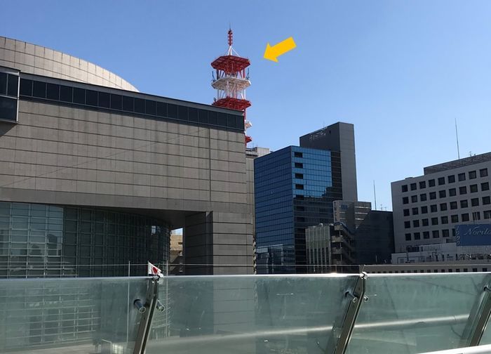 テレピアホールへ行くために目印にする赤白の鉄塔