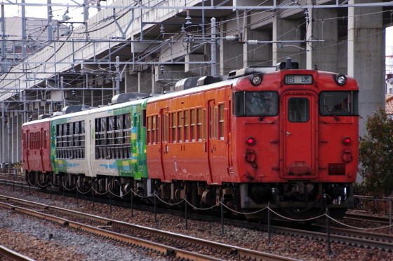 キハ48「風っこ」＋キハ47回送 - ガタゴト日誌