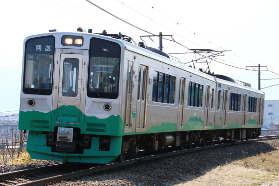 えちごトキめき鉄道ET127系V8編成回送 - ガタゴト日誌