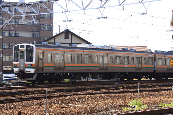 ｻﾛ212-1005+ｻﾛ213-1006+ｻﾛ213-1122+ｻﾛ212-1111廃車置場へ - ガタゴト日誌