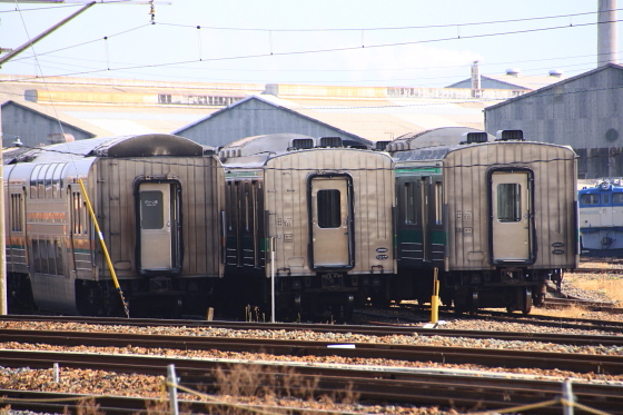 ｻﾛ212-1005+ｻﾛ213-1006+ｻﾛ213-1122+ｻﾛ212-1111廃車置場へ - ガタゴト日誌