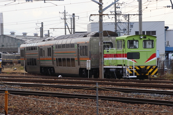 ｻﾛ213-1102+ｻﾛ212-1104移動 - ガタゴト日誌