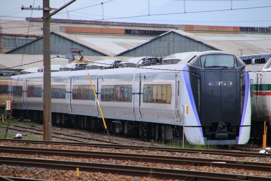 E351系S1編成4両（9-12号車）が解体線へ - ガタゴト日誌
