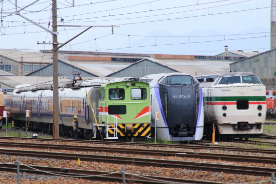 E351系S1編成4両（9-12号車）が解体線へ - ガタゴト日誌