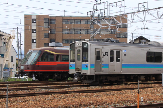 14系「ゆとり」展望車2両長総構内移動 - ガタゴト日誌