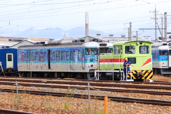 ｸﾊ115-443（らくがき電車）が廃車置場へ - ガタゴト日誌