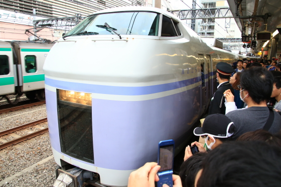 ありがとうE351系ラストランの旅 - ガタゴト日誌