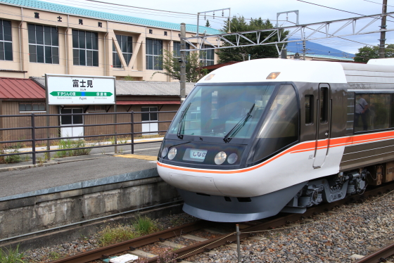 特急諏訪しなの号乗車 - ガタゴト日誌