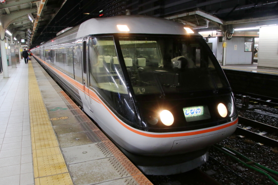 特急諏訪しなの号乗車 - ガタゴト日誌