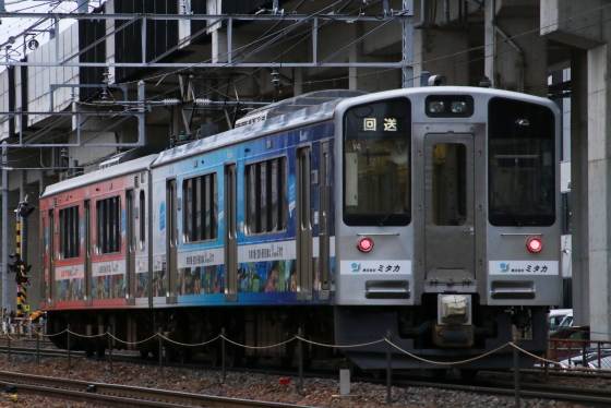 えちごトキめき鉄道 ET127系 えちごトキめき鉄道ET127系V4編成回送 - ガタゴト日誌