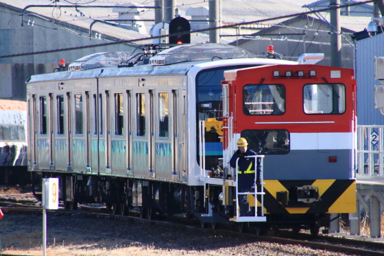 209系訓練車（機械扱い）が工場へ入場 - ガタゴト日誌