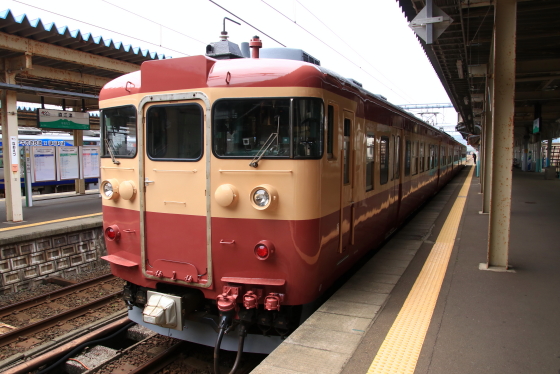 コーきち えちごトキめき鉄道413系快速を撮影 - 特急上高地回遊81号