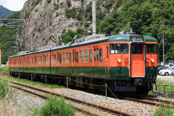 KATO 115系 しなの鉄道 s3 しなの鉄道:KATO 115系S3編成“湘南色” - YouTube