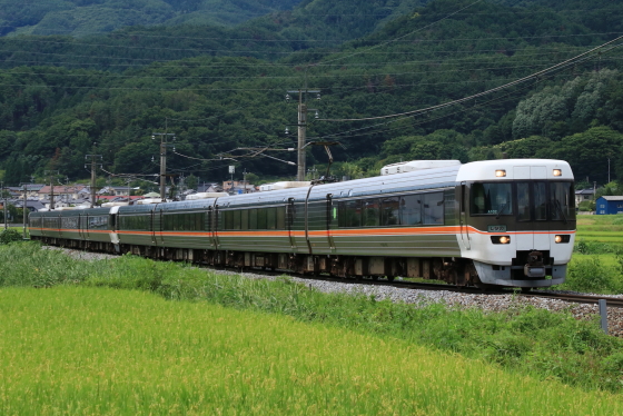 特急しなの7号が8両（4両+4両）で運転 - ガタゴト日誌